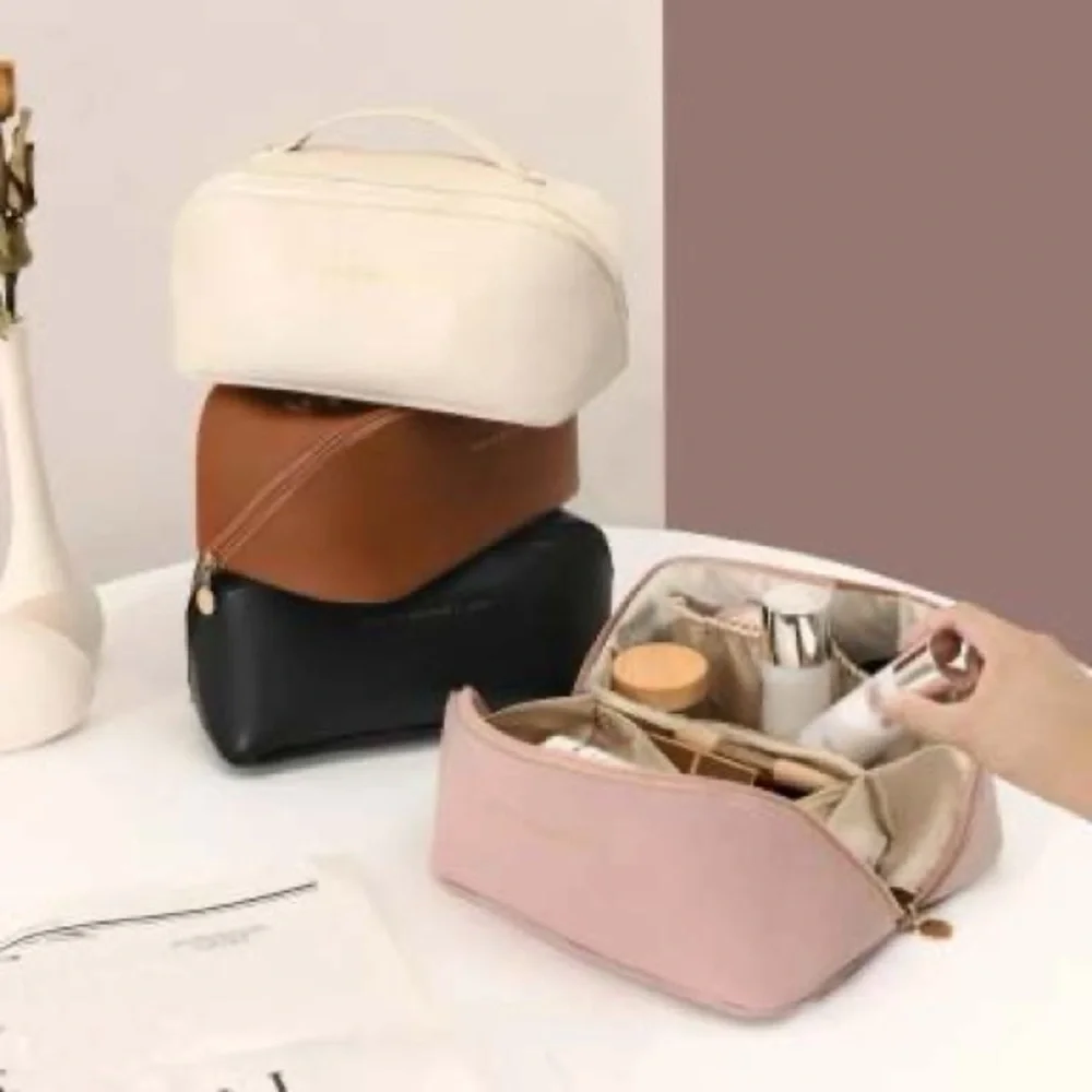 Toiletry/ Makeup Bag